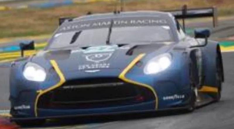 予約] スパーク 1/18 アストンマーティン・ヴァンテージ AMR
