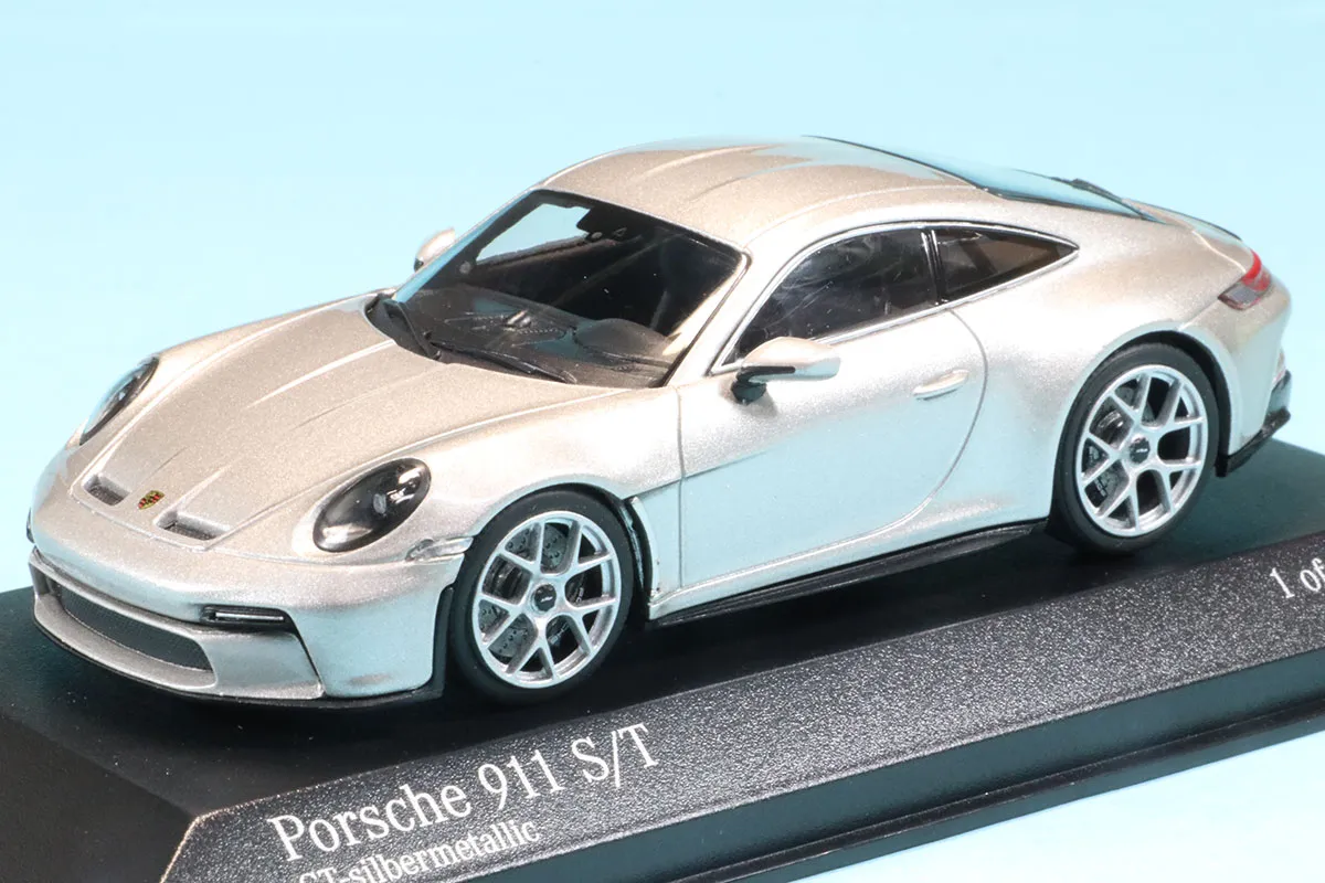 ミニチャンプス 1/43 ポルシェ 911 (992) S/T 2023 シルバー　410063022