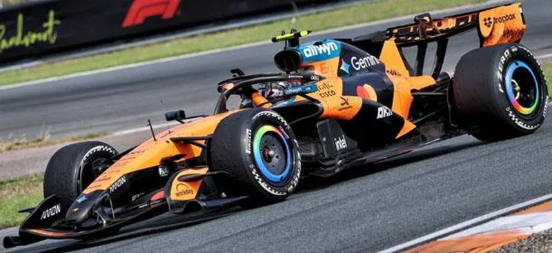 [予約] ミニチャンプス 1/18 マクラーレン マスターカード F1チーム MCL40 ランド・ノリス オランダGP 2026 ウィナー フィギュア/ポジションボード/トロフィー付　537262904