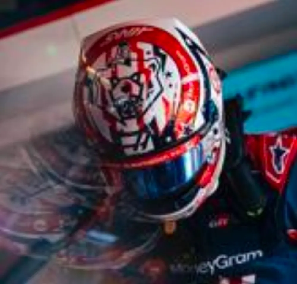 HAAS F1 ロマングロージャン 1/2ヘルメット　オートグラフ入り。 HAAS F1 ロマングロージャン 1/2ヘルメット オートグラフ入り。 HAAS