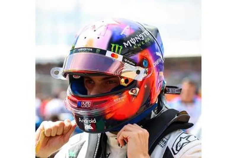 [予約] スパーク 1/5 マクラーレン マスターカード F1チーム ヘルメット オスカー・ピアストリ イギリスGP 2026　5HF273