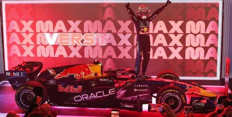 [予約] ミニチャンプス 1/64 オラクル レッドブル レーシング RB22 マックス・フェルスタッペン シンガポールGP 2026 ウィナー　640261703