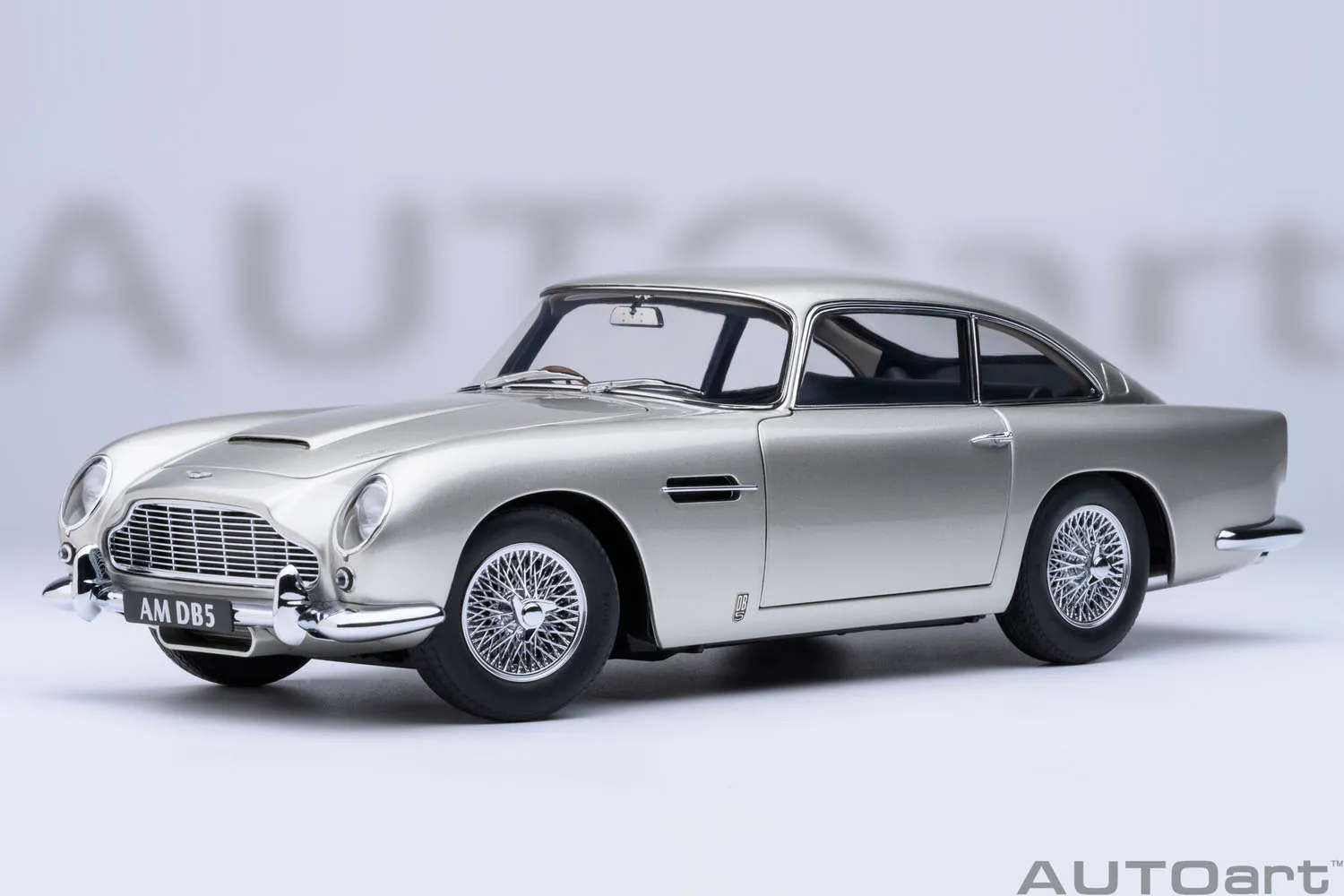 [予約] オートアート 1/18 アストンマーチン DB5 シルバーメタリック　70287