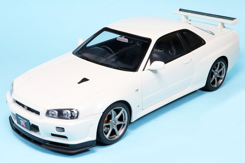 オートアート 1/18 ニッサン スカイライン GT-R R34 VスペックII ホワイトパール　77406