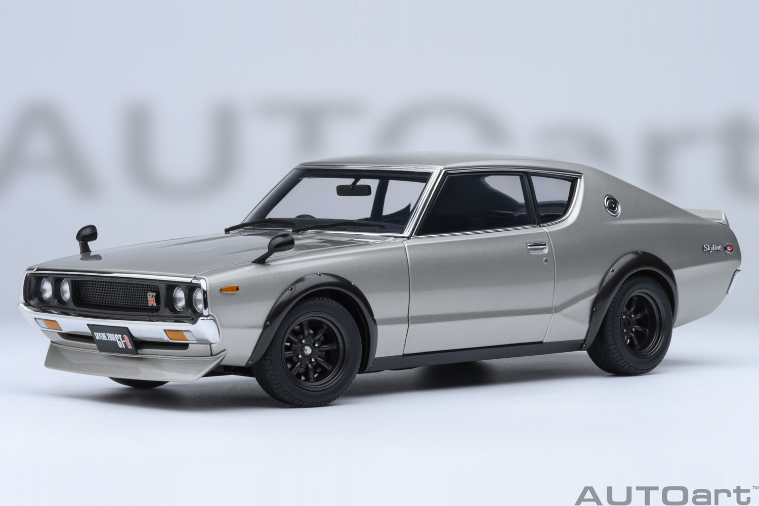 [予約] オートアート 1/18 ニッサン スカイライン 2000GT-R KPGC110 ケンメリ チューンドバージョン シルバー 77466
