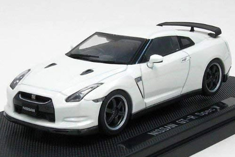 エブロ 1/43 ニッサン GT-R スペックV 2009 パールホワイト　44167 44167