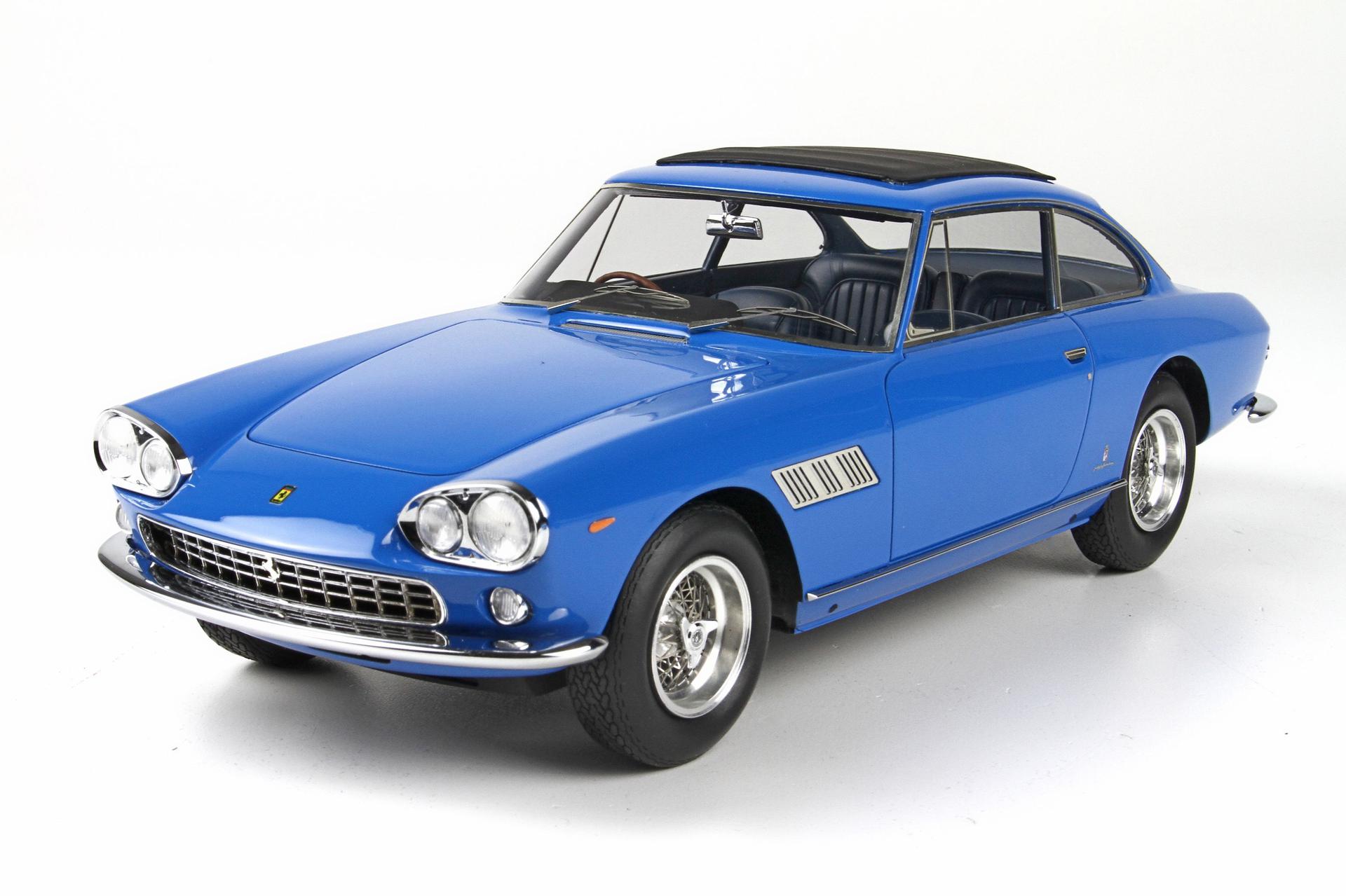 [予約] BBR 1/18 フェラーリ 330GT 2+2 ジョン•レノン クローズルーフ 限定300台 ディスプレイケース付き　BBR1834B