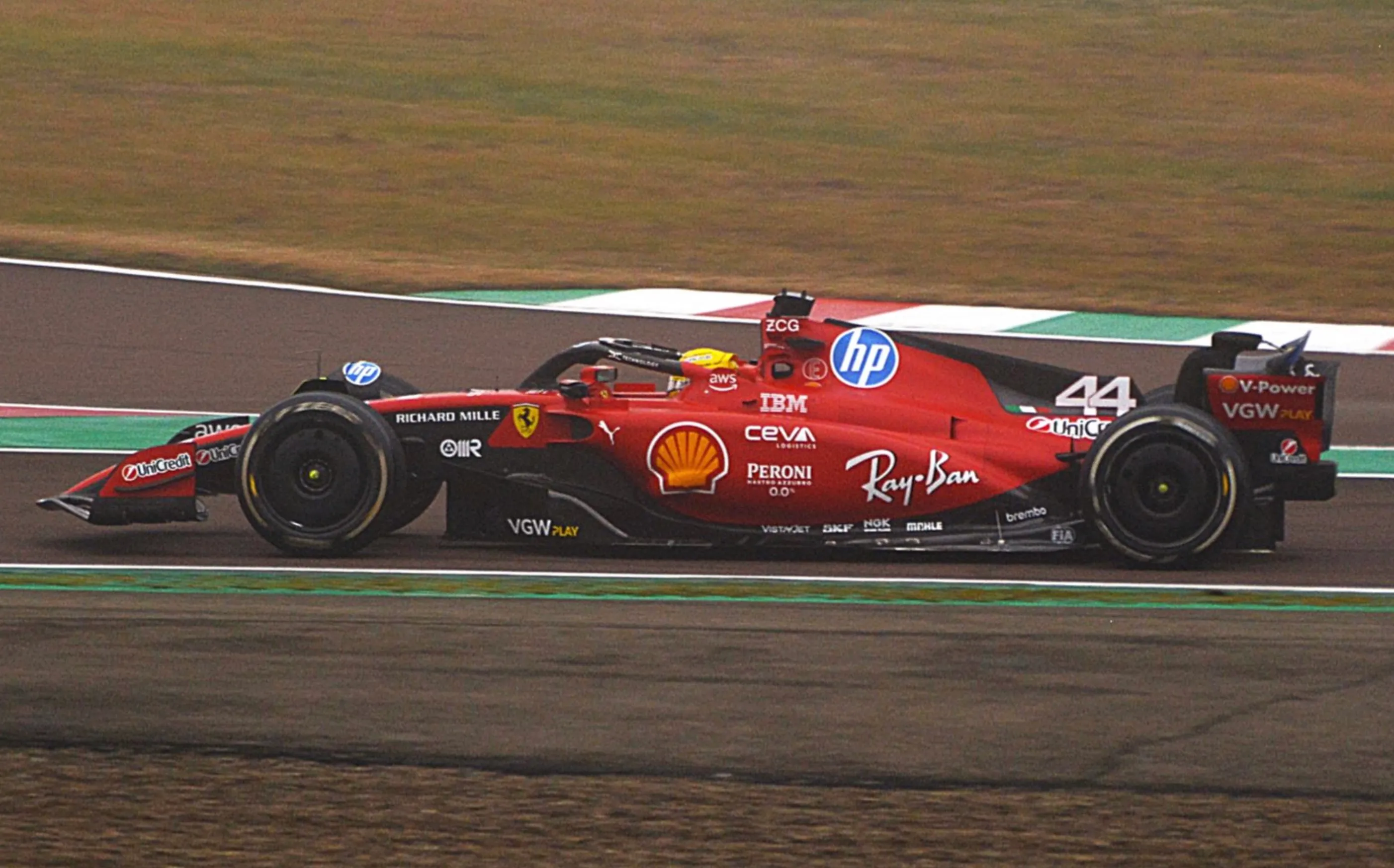 [予約] BBR 1/18 フェラーリ SF-23 フェラーリ SF-23 フィオラノ テスト 2025 2025 L.ハミルトン 台座/ケース付き　BBR2318T44DIE