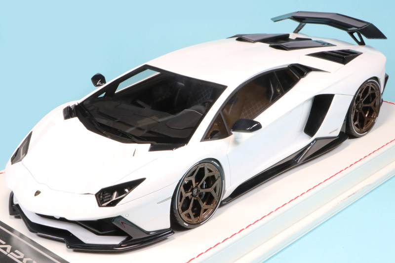 Davis & Giovanni 1/18 NOVITEC アヴェンタドール S ホワイト　DG18002W