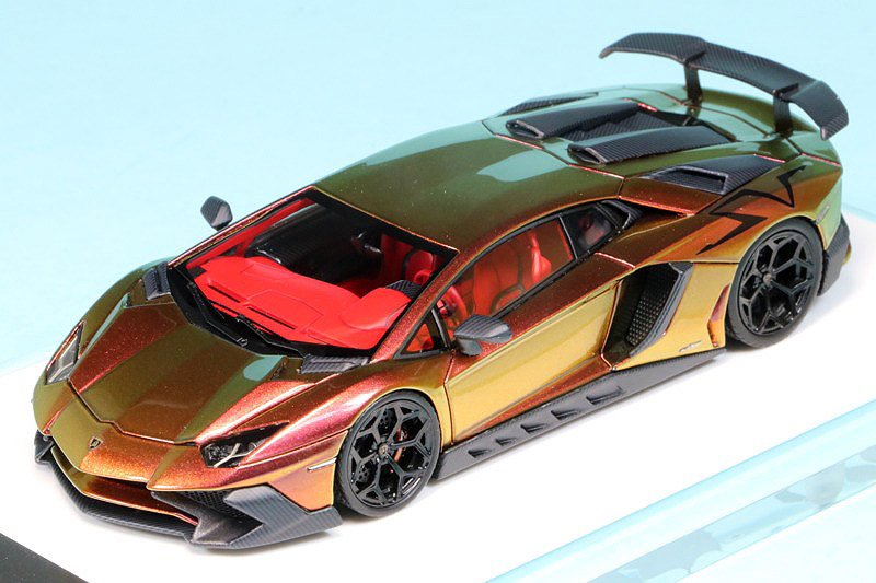 Davis & Giovanni 1/43 NOVITEC アヴェンタドール LP750-4 SV カメレオンゴールド005　DG43001CG005