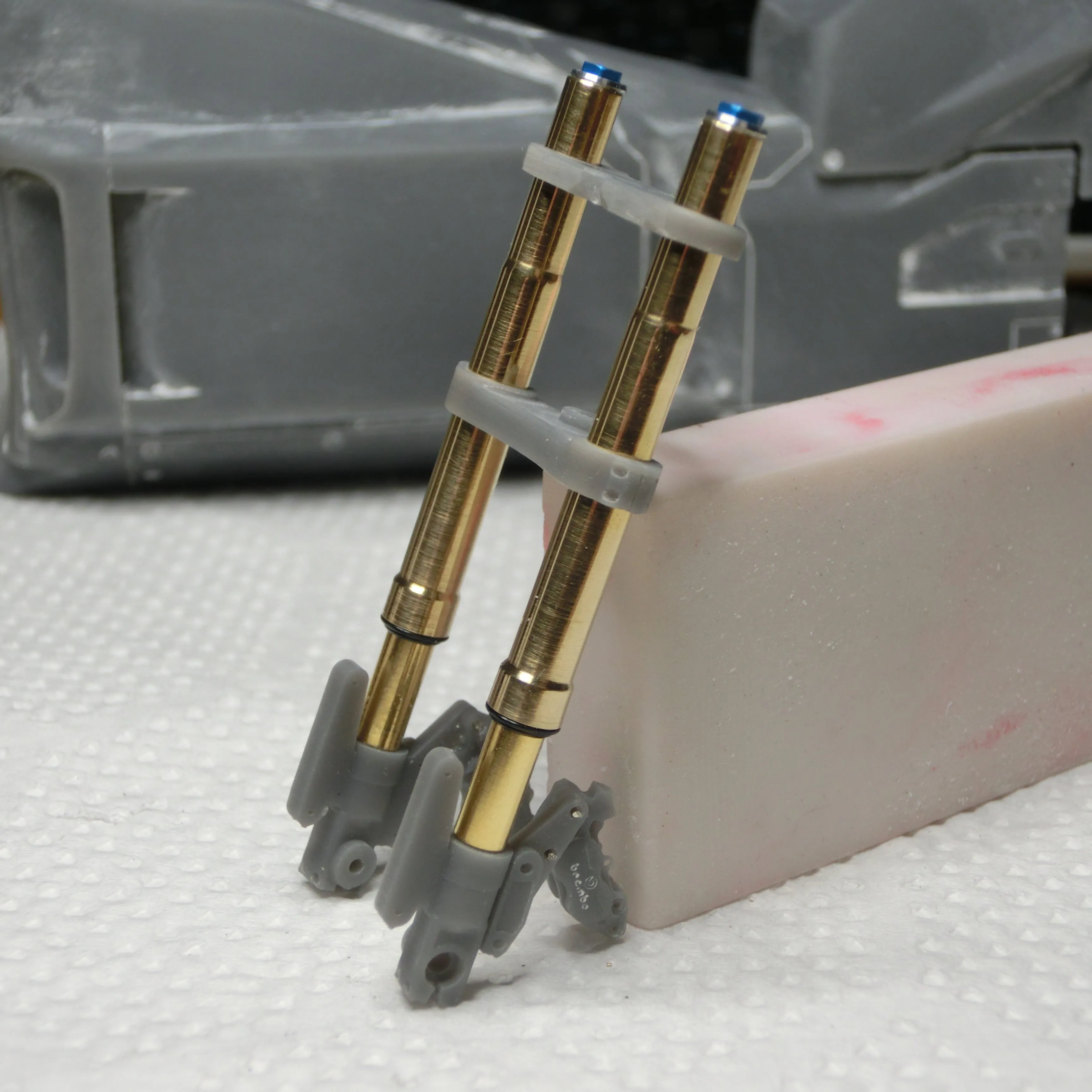 DETTe 1/12 EV-01Z 削り出しフロントフォークパーツ DETTe対応　DeP-1201