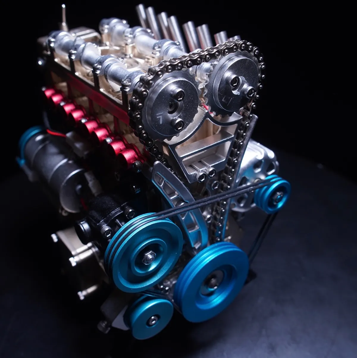 フルークフォレスト 1/10 キット 4気筒 DOCH エンジン　FA-4C