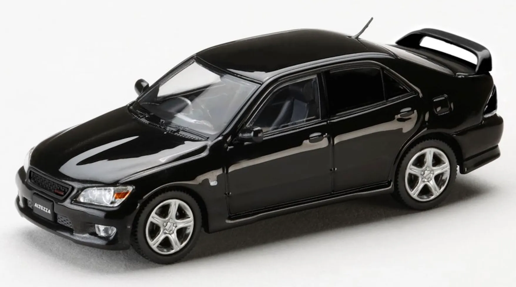 トヨタ　クラッシックカー 新車価格800万円!? トヨタが作った「