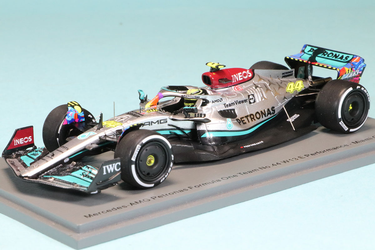 メルセデス　ハミルトン 2019 1/43モデルカー&1/5 ヘルメットセット メルセデス ハミルトン 2019 1/43モデルカー&1/5 ヘルメット