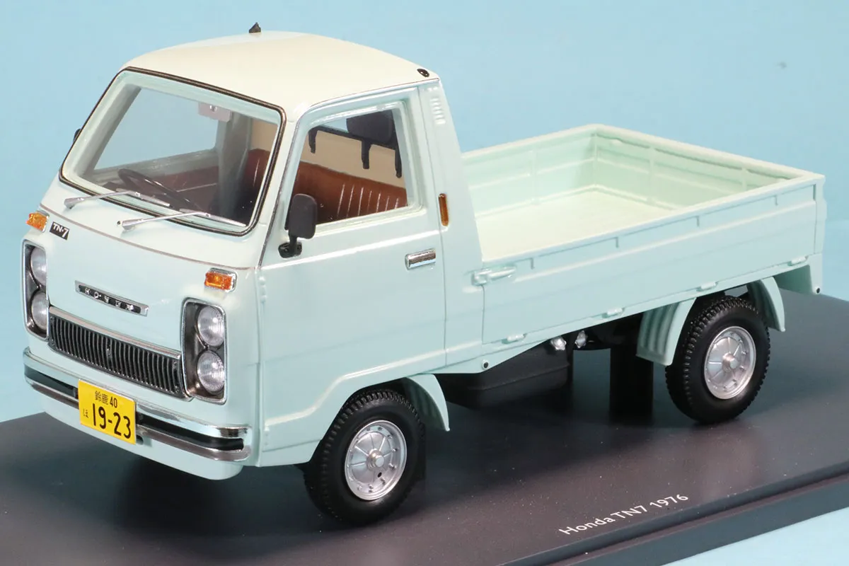 希少Schuco 水色 ホンダTN7ライトブルー軽トラック 1/18スケール スパーク/シュコー 1/18 ホンダ TN7 トラック ライトブルー 450067700