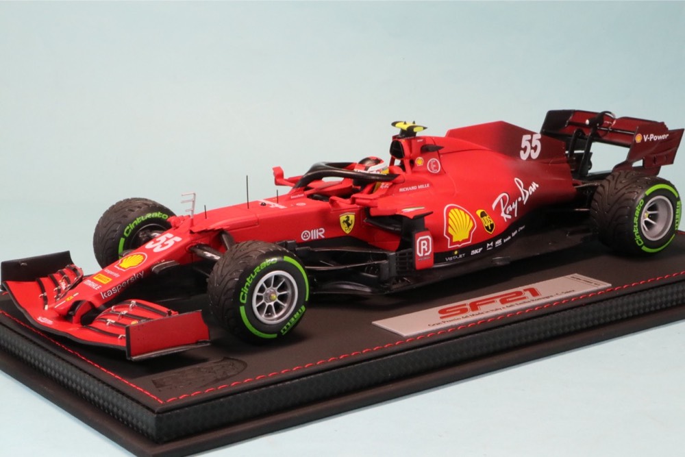 BBR 1/18 フェラーリ SF21 2021 C.サインツ インターミディエイトタイヤグリーンライン レザーベース ケース付き ダイキャスト製　BBR211855DIE