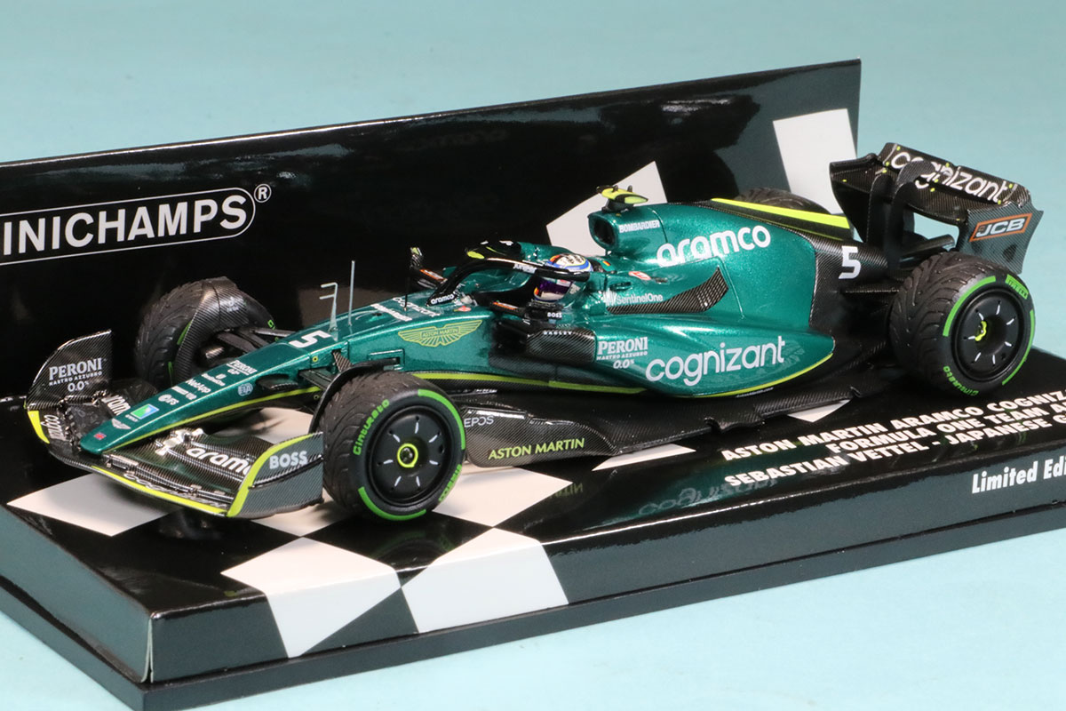 【楽ギフ_包装】 ミニチャンプス 1/43 アストンマーティン AMR22 セバスチャン ミニカー