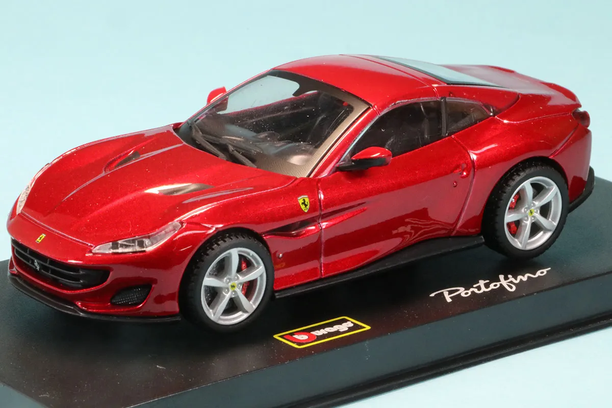 ブラーゴ 1/43 フェラーリ ポルトフィーノ メテリックレッド　18-36909R1