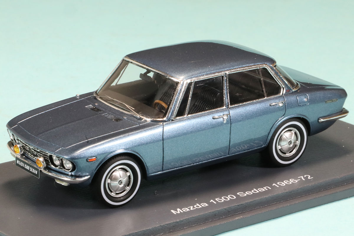 シュコー 1/43 マツダ 1500 セダン 1966-1972 スカイブルー