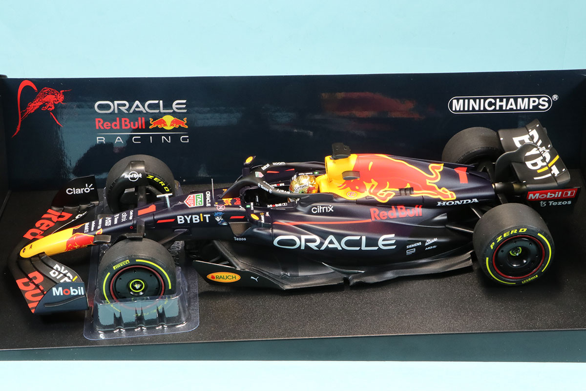 ミニチャンプス 1/18 レッドブル RB18 マックス