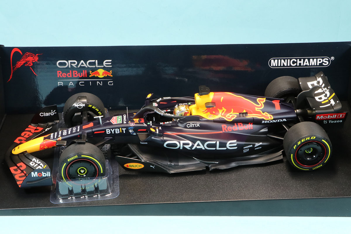 ミニチャンプス 1/18 レッドブル RB18 マックス フェルスタッペン アブダビGP 2022 ウィナー 　110222201