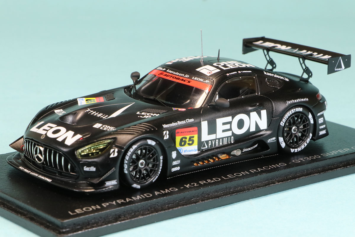 スパーク 1/43 レオン PYRAMID メルセデス AMG GT3 スーパーGT GT300 2022 No.65 蒲生尚弥/篠原拓朗　SGT040