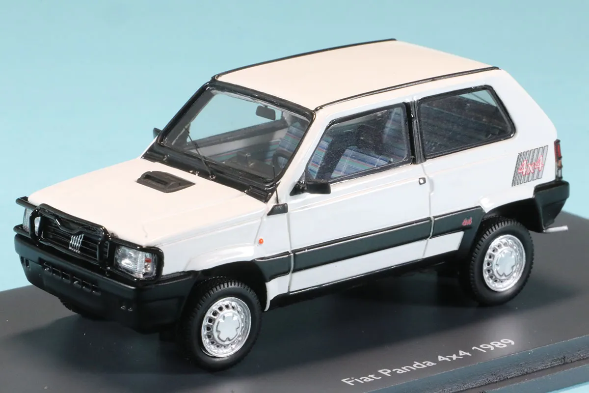 シュコー 1/43 フィアット パンダ 4×4 1989 ホワイト　43U00052