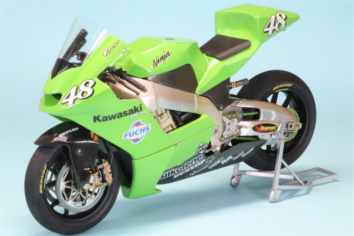 本物の 受注製作見本] モトGP ZX-RR カワサキ 1/12 ロムファクトリー 青年漫画