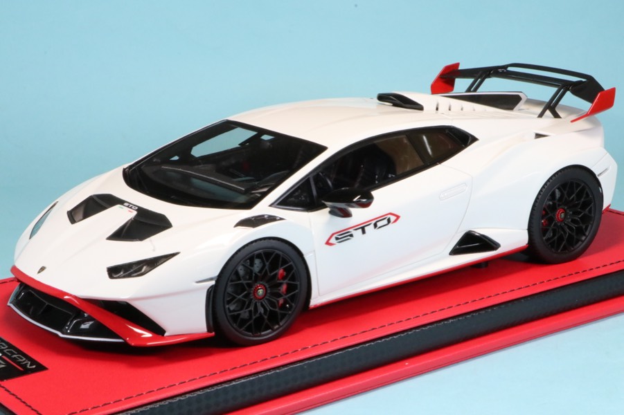 MRコレクション 1/18 ランボルギーニ ウラカン STO ホワイト　LAMBO044D