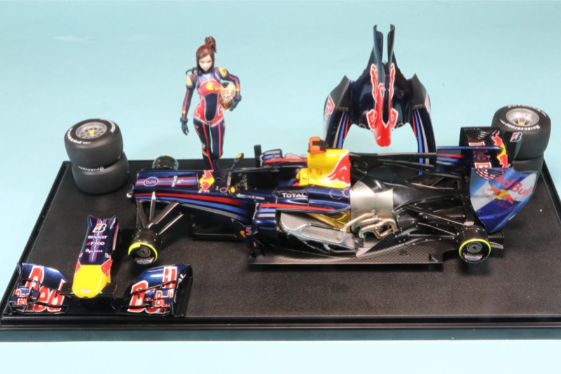 セバスチャン・ベッテル　レッドブル RB6／2013ドライバーズカード／2L写真 Amazon | 1/43 F1 2010 レッドブル・レーシング ルノー RB6