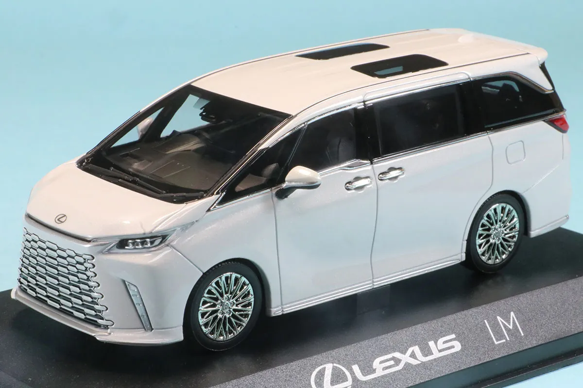 着払い1万円！LEXUS LM300h ホワイト ミニカー 1/43 着払い1万円！LEXUS LM300h ホワイト ミニカー 1/43 - メルカリ