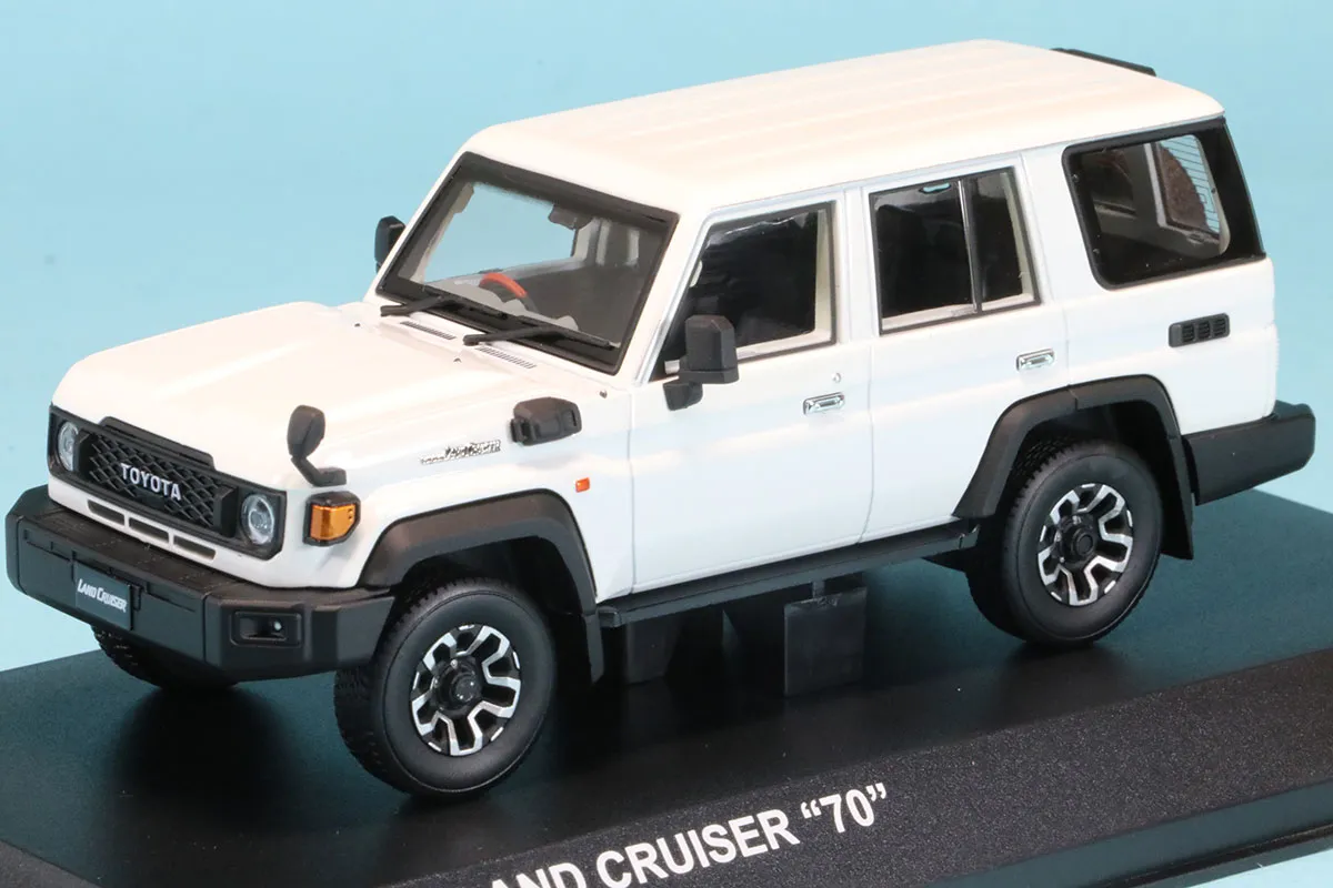 京商 1/43 トヨタ ランドクルーザー 70 スーパーホワイト2