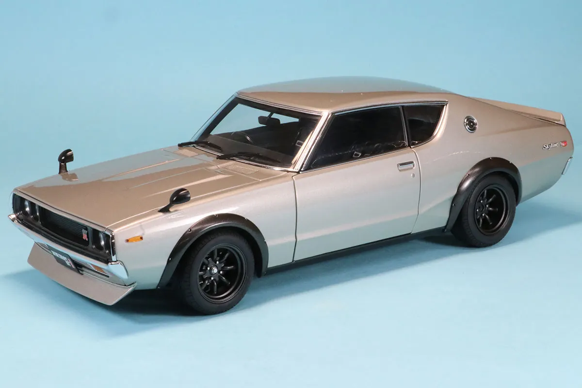 ミニカー 1/18 日産 スカイライン 2000 GT-R KPGC110 シルバー