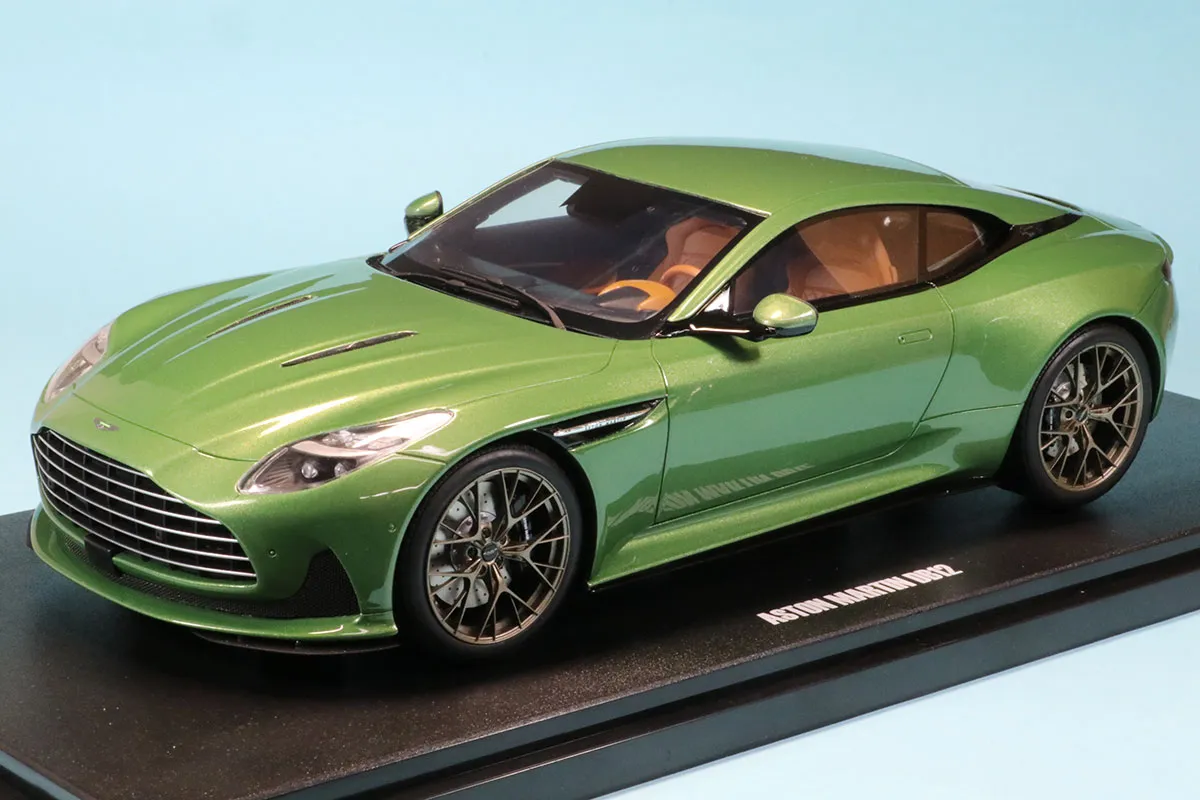 【激レア】Aston Martin DB12 1/64ミニカーグリーン XiaoGuang Model 1/64 Scale Aston Martin DB12 Coupe Green
