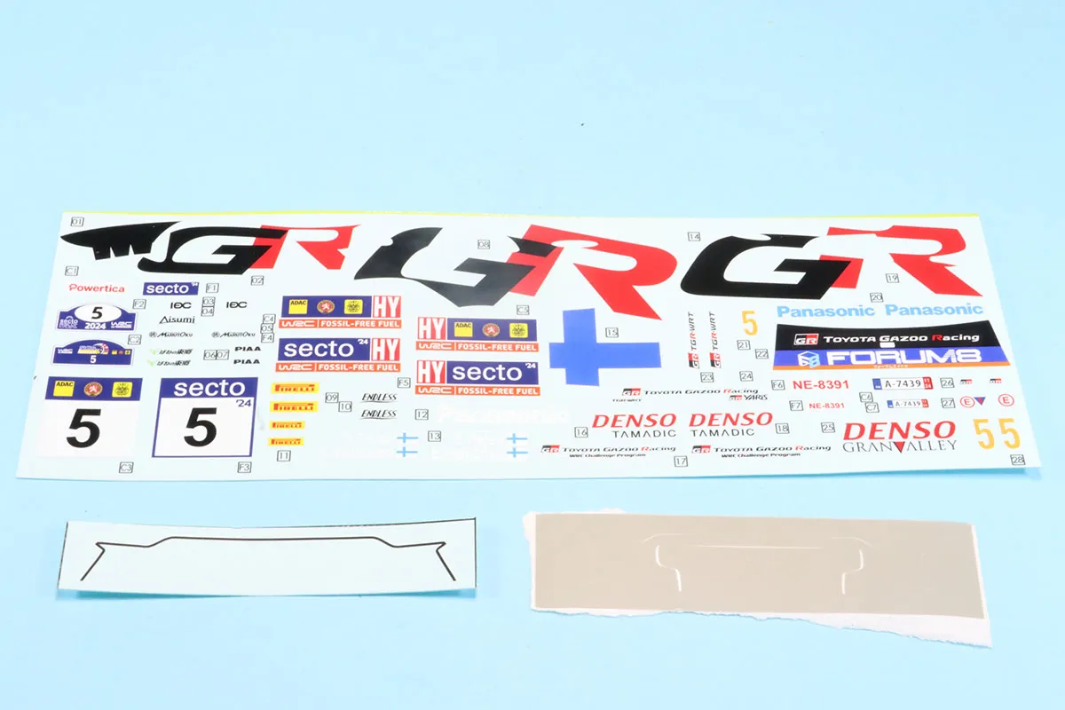 KMP 1/24 トヨタ GR ヤリス ラリー1 ホワイトGR リバリー フィンランド/セントラルヨーロッパ ラリー 2023 フルデカール ベルキット対応　KMP-24083
