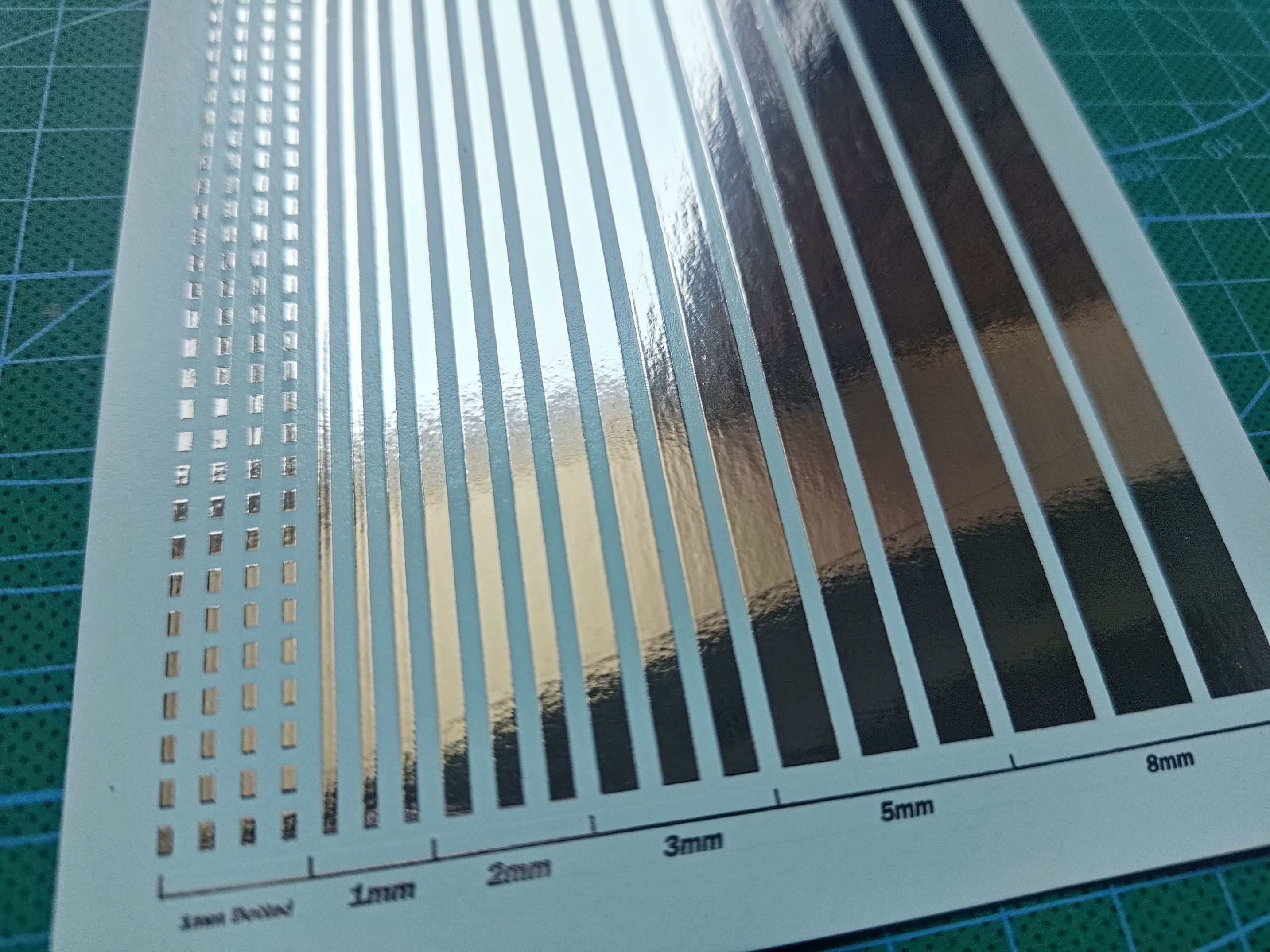 LBプロダクション ラインデカール セット ワイドタイプ クローム 1mm、2mm、3mm、5mm、8mm、1mmドットライン　LINE01B-CHR