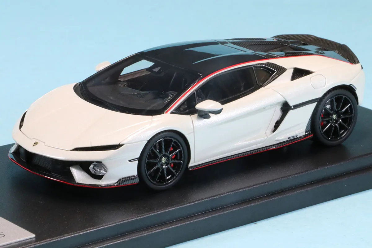 ルックスマート 1/43 ランボルギーニ テメラリオ 2024 ホワイト　LS555D