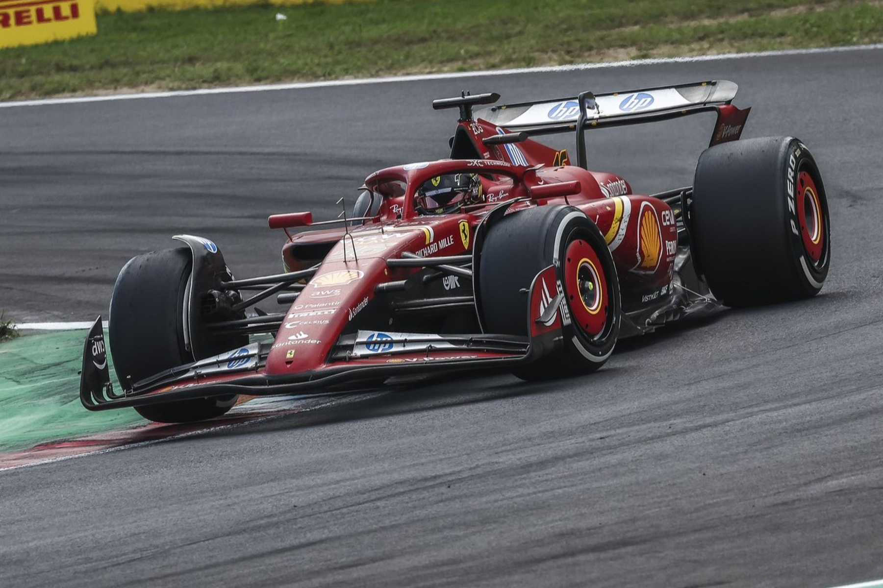 2024年イタリアGP限定 フェラーリ ドライバーズカード　ルクレール　サインツ カルロス・サインツとシャルル・ルクレール（フェラーリ