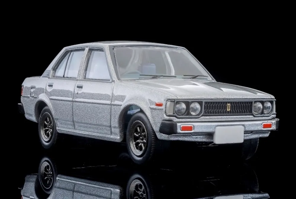 [予約] TLV 1/64  トヨタ カローラ 1500GL RSワタナベホイール装着車 シルバー 1979　LV-N07d