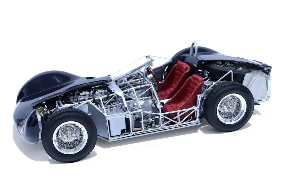 ミニカー 1/18 マセラティー ティーポ61 ミニチャンプス