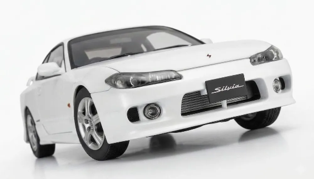 [予約] モーターヘリックス 1/18 ニッサン シルビア (S15) スペックR エアロ 1999 パールホワイト　M83001