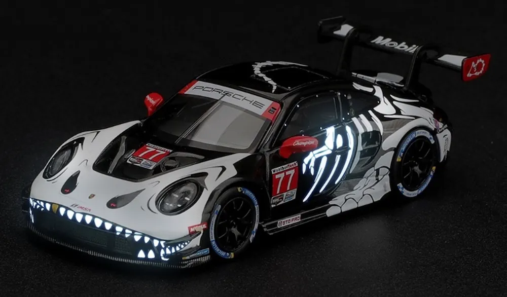 [予約] MINI-GT 1/64 ポルシェ 911 GT3 R (992) IMSA プチ ルマン 2026 No.77 AO Racing スケルトン レキシー (左ハンドル)　MGT01436-L