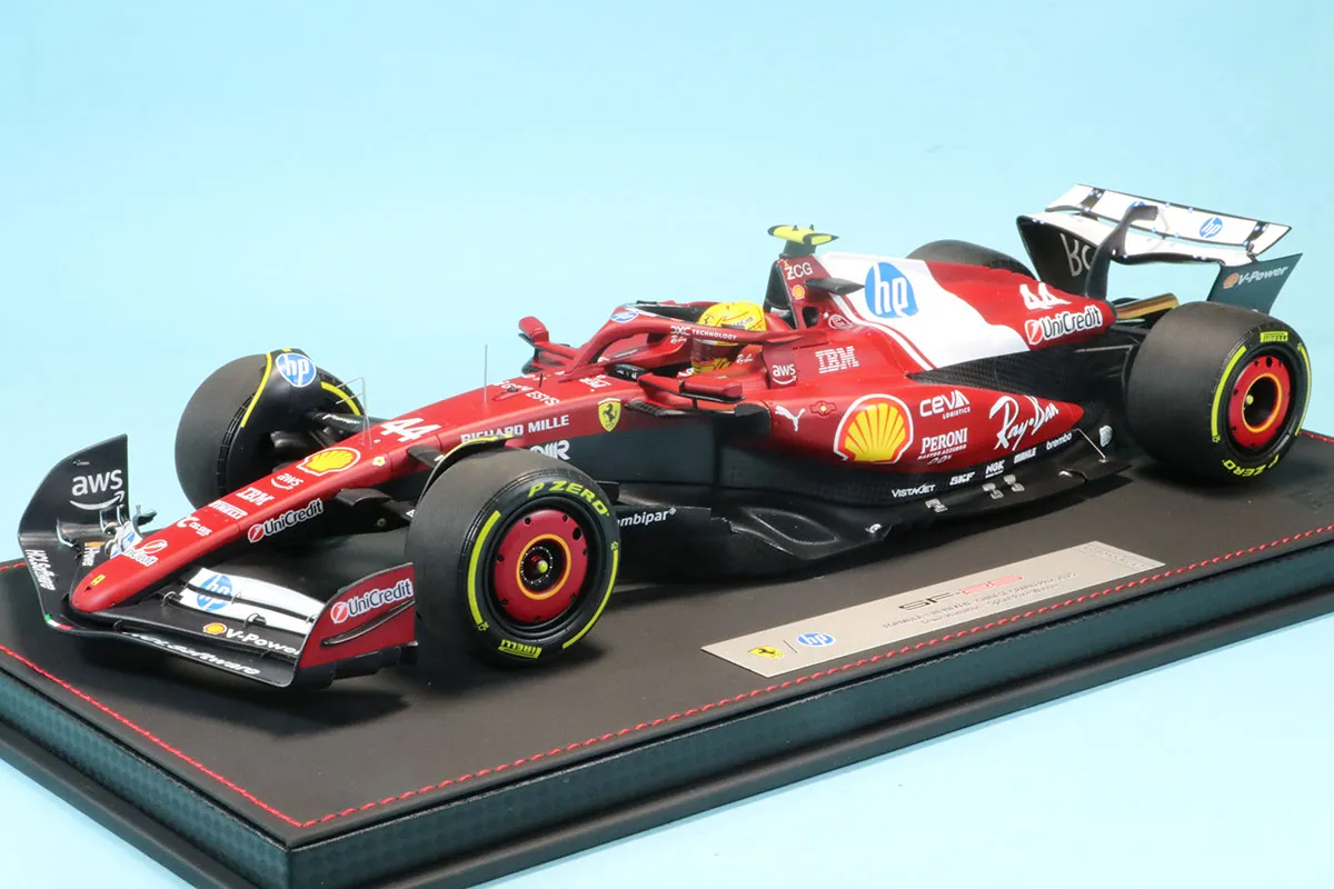 BBR 1/18 フェラーリ SF-25 中国GP スプリントレース L.ハミルトン ウィナー 台座ケース付き　P18267A44DIE