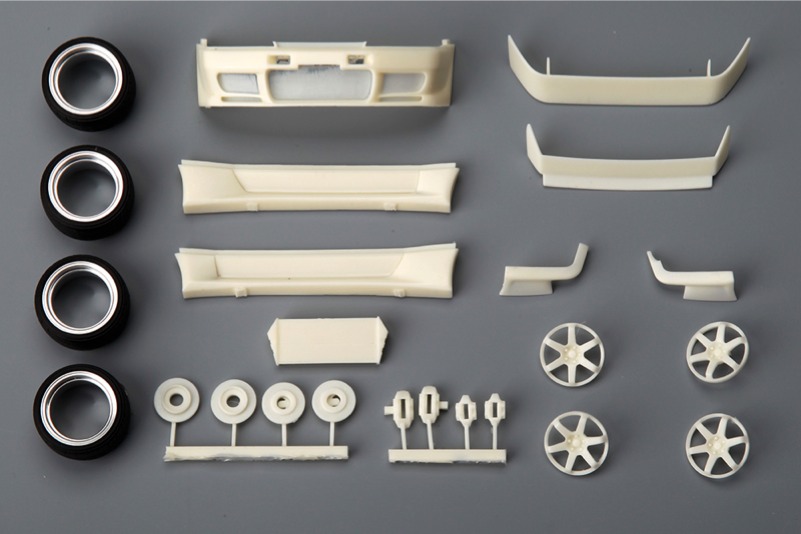 ホビーデザイン 1/24 トラスト グレッディ & グレーサー R32 GT