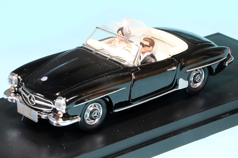 リオ 1/43 メルセデス 190 SL 1955 新郎新婦フィギュア付　RIO4656P
