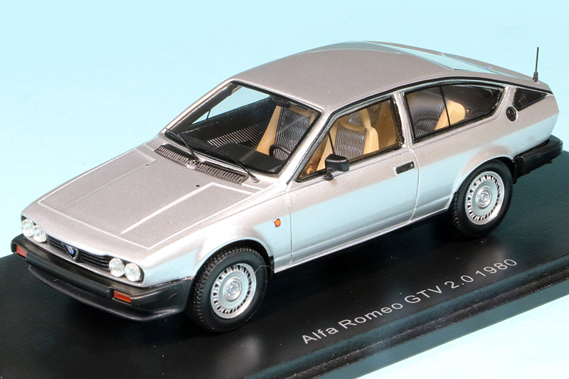 スパーク 1/43 アルファロメオ GTV 2.0 1980 シルバー　S9046