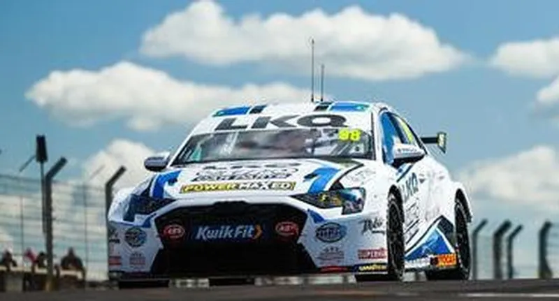 [予約] スパーク 1/43 LKQ ユーロ カー パーツ with パワー マックスド レーシング No.88 アウディ S3 BTCC 2026 マイキー・ドーブル　UK060
