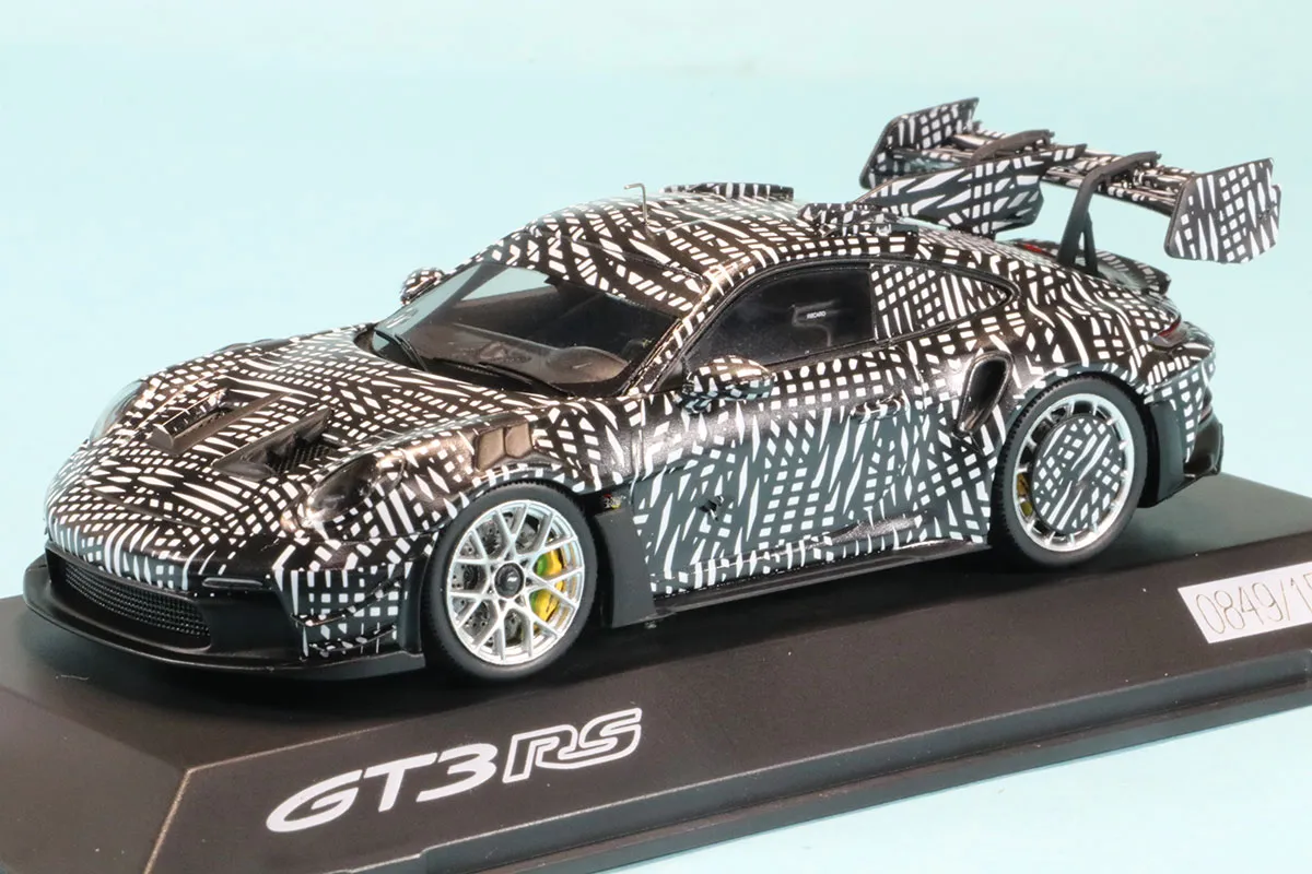 ポルシェディーラー特注スパーク 1/43 ポルシェ 911 GT3 RS マンタイキット ゼブラカラー　WAP0203010TGT3