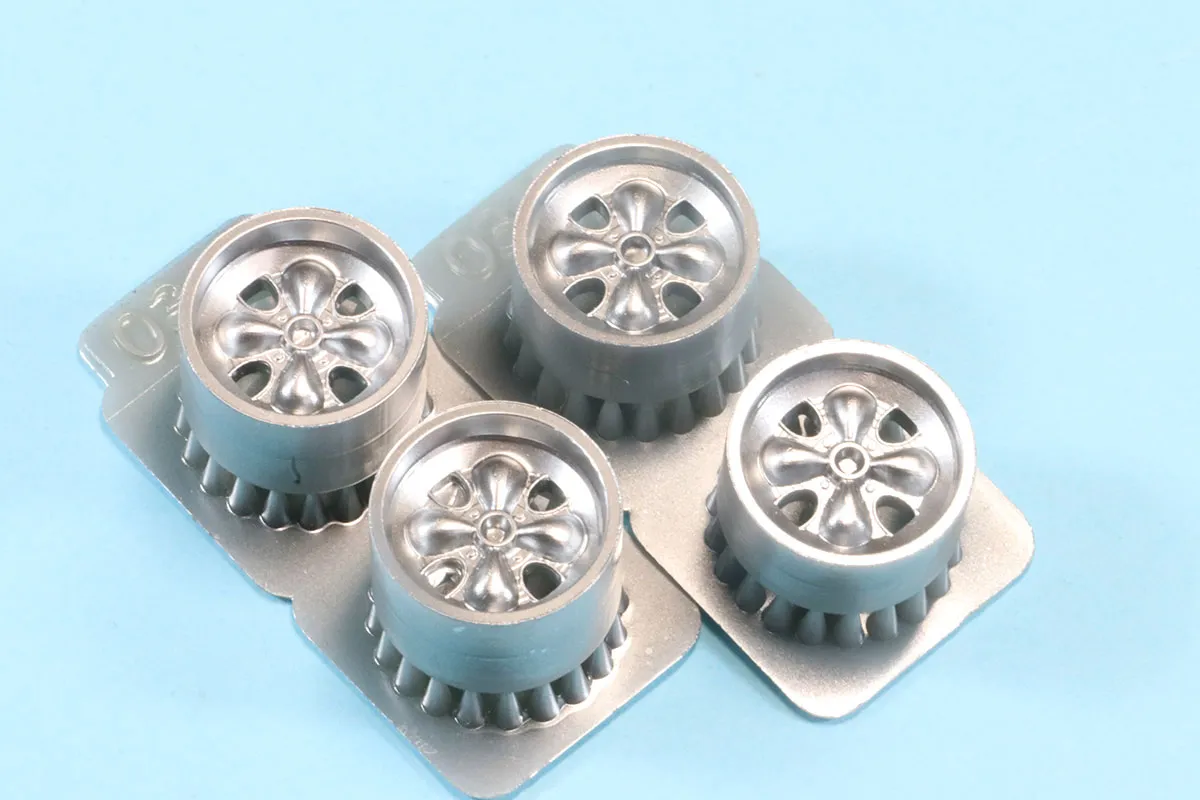 [予約] Wheel Mania(ホイールマニア) 1/24 15インチ Gr.7用 ホイールセット タイプC エルバ等 シルバー塗装済み　WM-P03