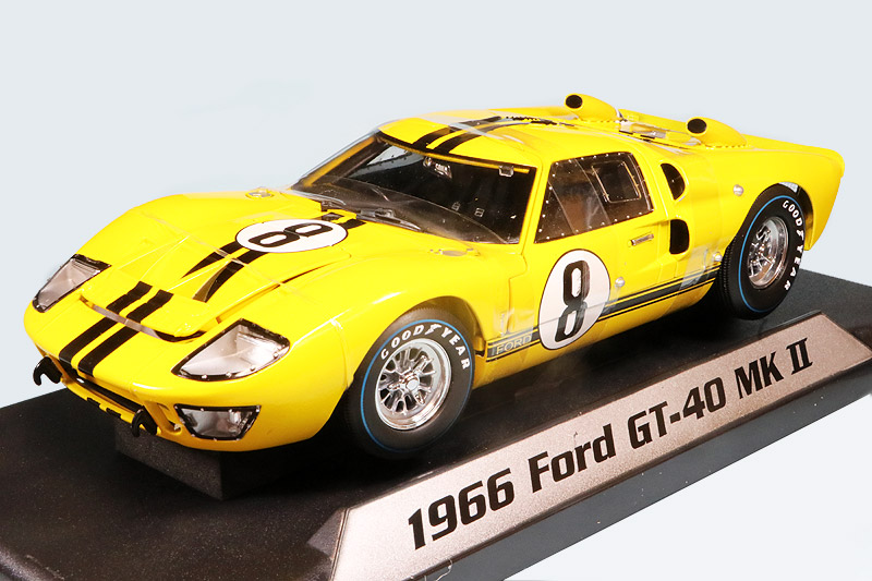 ShelbyCollectibles 1/18 フォード GT40 Mk.2 ルマン 24h 1966 No.8